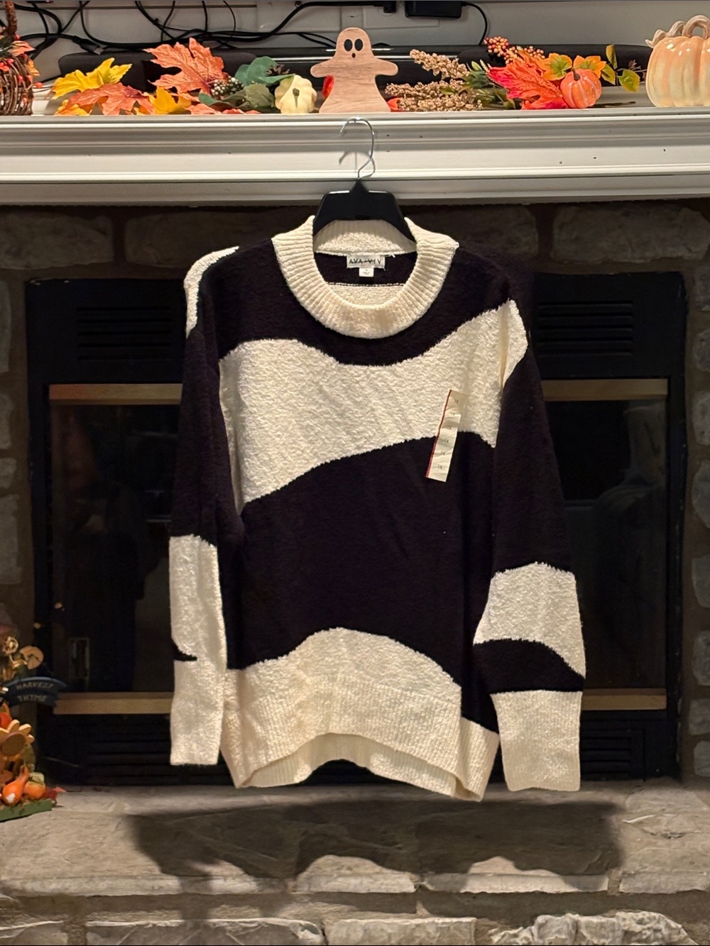 Ava & Viv Black and Cream Wave-Pattern Crewneck Sweater
